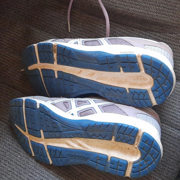 ASICS - Picture 3 of 6